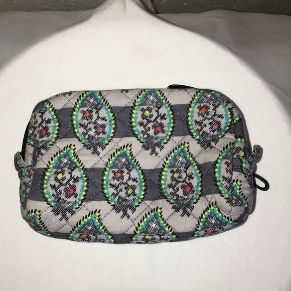 🌻 Vera Bradley Make up bag. - Picture 2 of 8